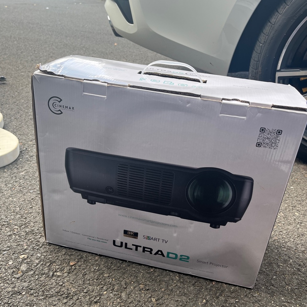 Cinemax UltraD2 Smart TV Projector 8K. 📽️